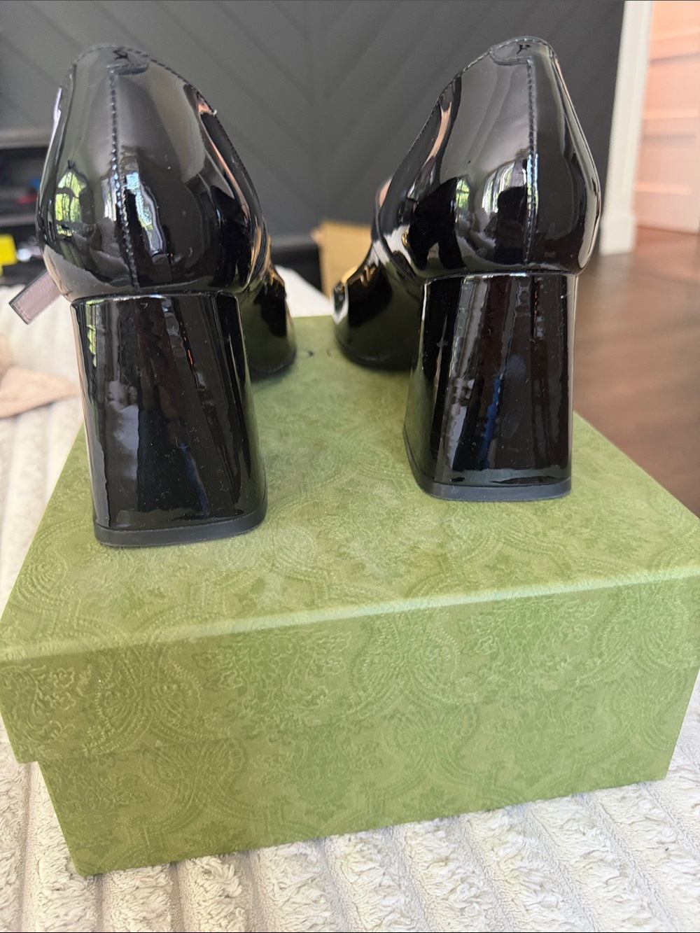 Gucci Black Patent Leather Mary Jane Heels with Gold Horsebit - Picture 6 of 6